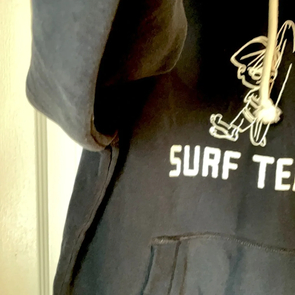 πHPπHOLLISTER Surf πββοΈ Team Boys Hoodie in Navy Blue with White accents! - Picture 8 of 11